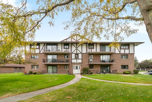 apt-2b-11045 Theresa Cir, Palos Hills, IL, 60465-3203 | Card Image