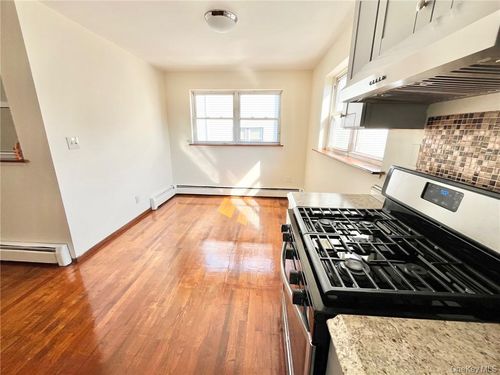 apt-2r-66 Oak St, Port Chester, NY, 10573-4584 | Card Image