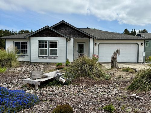 30214 H St, Ocean Park, WA, 98640-5097 | Card Image