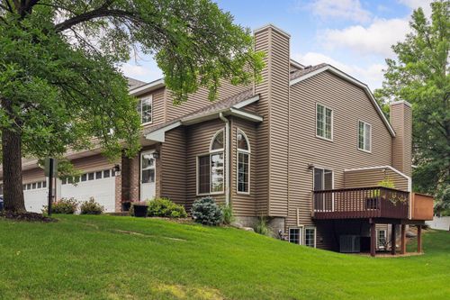 100 Primrose Ct, Vadnais Heights, MN, 55127-6145 | Card Image