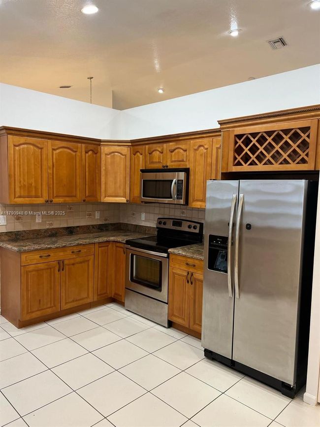 3922 Diamond Palladium Ter, House other with 2 bedrooms, 2 bathrooms and null parking in Boynton Beach FL | Image 6