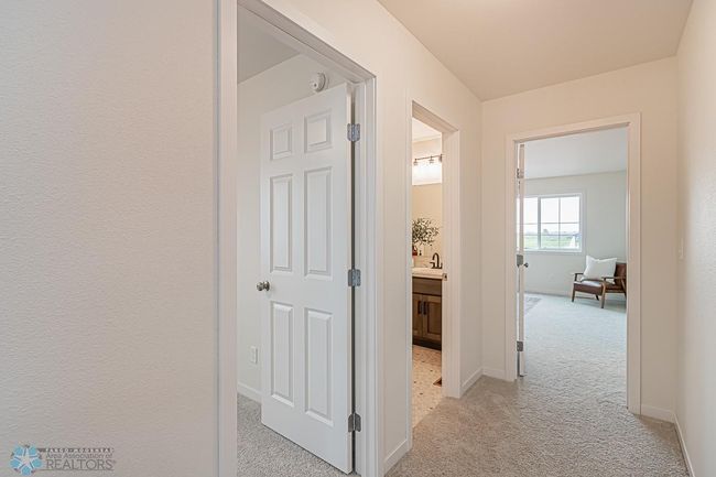 Upper Level | Image 12