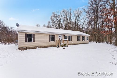 2742 Strand Rd, Muskegon, MI, 49445-8574 | Card Image