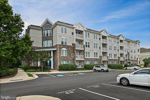 apt-202-24701 Byrne Meadow Sq, Aldie, VA, 20105-3057 | Card Image