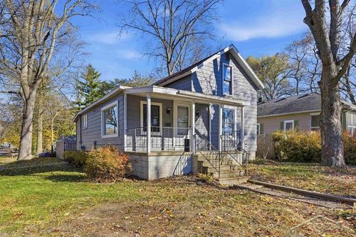 924 W Allen St, Midland, MI, 48640-4340 | Card Image