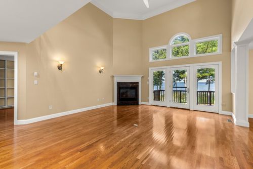 3 Osprey Ln, Newmarket, NH, 03857-1745 | Card Image