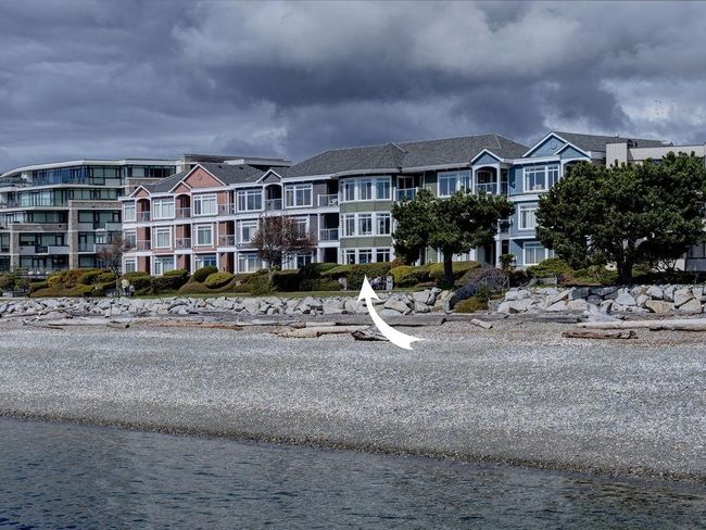 103 - 5470 Inlet Avenue, Condo with 2 bedrooms, 2 bathrooms and 2 parking in Sechelt BC | Image 1