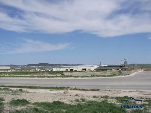 dakota-craft-dr-3550 E Mall Dr, Rapid City, SD, 57701 | Card Image
