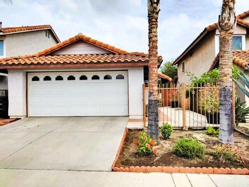 1042 Christobal Ln, Colton, CA, 92324-6613 | Card Image