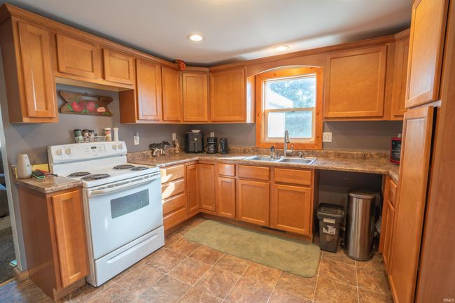 9315 E 150 N, House other with 3 bedrooms, 2 bathrooms and null parking in Grovertown IN | Image 14