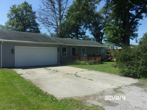 650 W Blue St, Sheldon, IL, 60966-8003 | Card Image