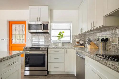 1815 Ne 154th St, North Miami Beach, FL, 33162-6047 | Card Image