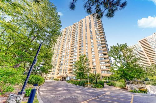 405-1 Concorde Pl, North York, ON, M3C3K6 | Card Image