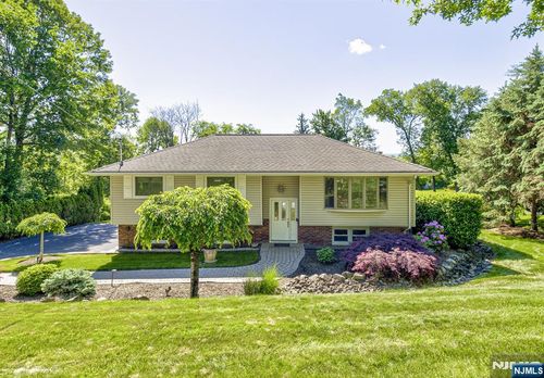 10 Sunrise Way, Towaco, NJ, 07082-1547 | Card Image