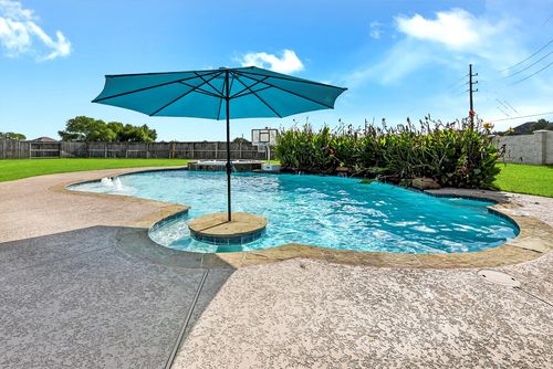 2951 Bobby Jones Rd, Katy, TX, 77494-6242 | Card Image