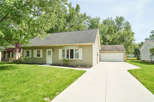 231 College Park Dr, Elyria, OH, 44035-1627 | Card Image