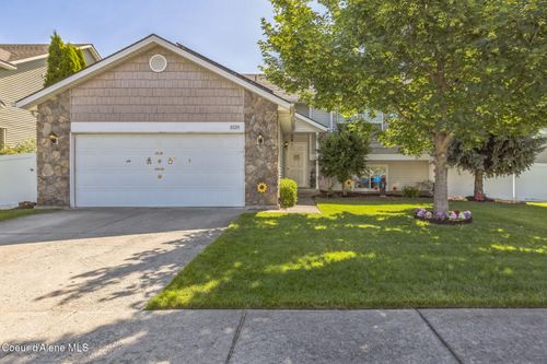 8520 N Salmonberry Loop, Hayden, ID, 83835-5079 | Card Image
