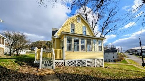 305 Central Ave, Chicora, PA, 16025-3239 | Card Image