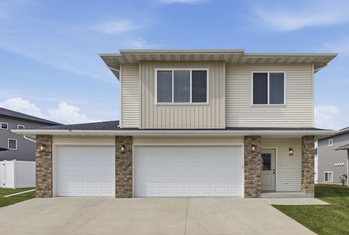 810 Albert Dr W, West Fargo, ND, 58078-8526 | Card Image
