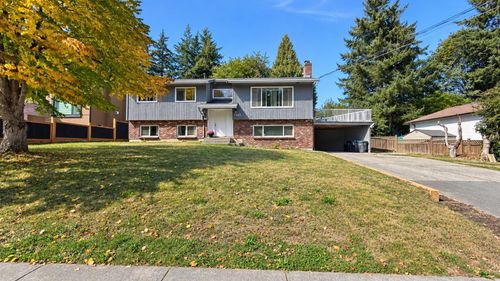 7545 143 St, Surrey, BC, V3W5P2 | Card Image