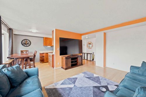 5a-33-65 14th Street, New York, NY, 11106 | Card Image