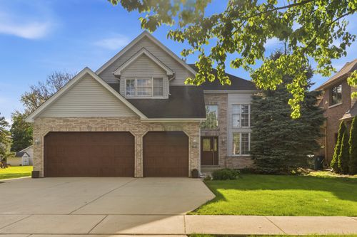 546 N 4th Ave, Addison, IL, 60101-1379 | Card Image