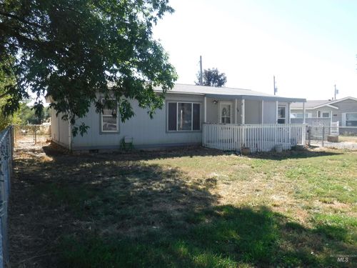 435 3rd Ave W, Wendell, ID, 83355-5013 | Card Image