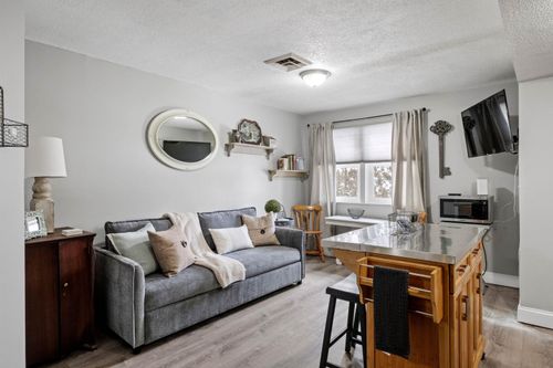 apt-5-5-5 Blackstone Dr, Nashua, NH, 03063-5033 | Card Image