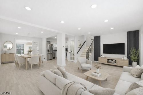 35 Montclair Ave, Clifton, NJ, 07011-2822 | Card Image