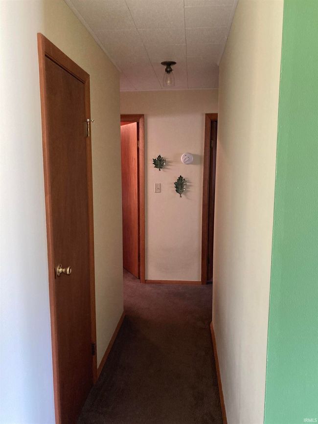 39 E Linn Rd, House other with 3 bedrooms, 2 bathrooms and null parking in Bluffton IN | Image 13
