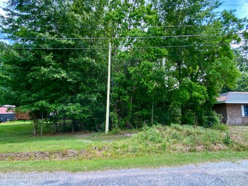 104 Tulip Drive, Picayune, MS, 39466 | Card Image