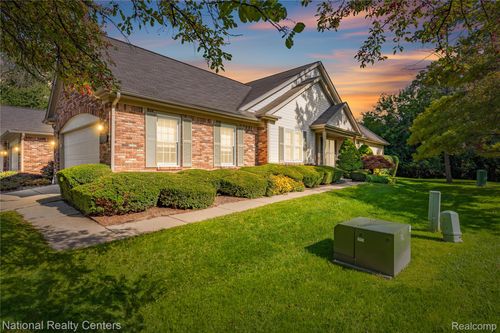 39626 Glenview Ct, Northville, MI, 48168-3440 | Card Image