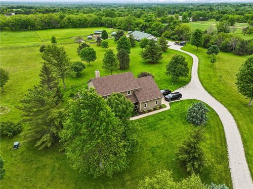23237 Nall Rd, Bucyrus, KS, 66013-9586 | Card Image