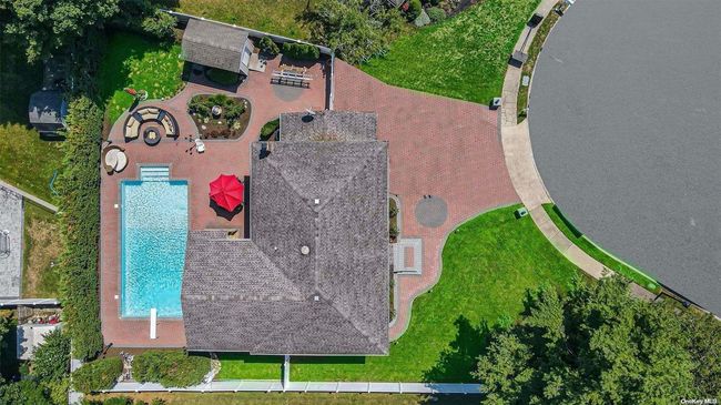 9 Wakefield Ct, House other with 5 bedrooms, 4 bathrooms and null parking in Deer Park NY | Image 4