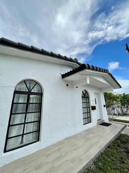 1099 E 1st Ave, Hialeah, FL, 33010-4109 | Card Image