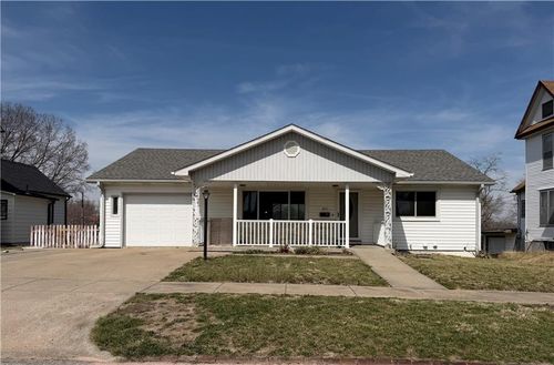 325 E 4th St, Maryville, MO, 64468-1778 | Card Image