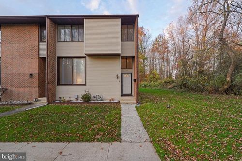 158 Henderson Pl, East Windsor, NJ, 08520-5709 | Card Image