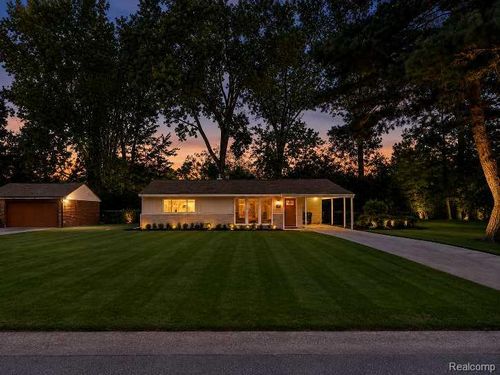 2642 Littletell Ave, West Bloomfield, MI, 48324-1753 | Card Image