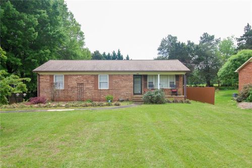 1156 Glennview Dr, Kernersville, NC, 27284-9568 | Card Image