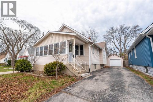 548 Devine St, Sarnia, ON, N7T1W6 | Card Image