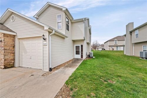 1640 Sw Madison St, Lee's Summit, MO, 64081-3862 | Card Image
