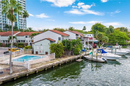 30c-1901 Nw South River Dr, Miami, FL, 33125-2757 | Card Image