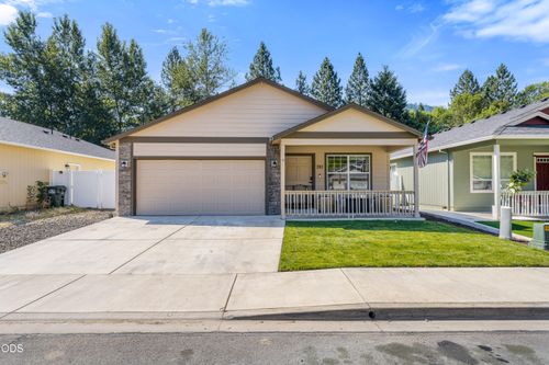 241 Westbrook Dr, Rogue River, OR, 97537-4545 | Card Image