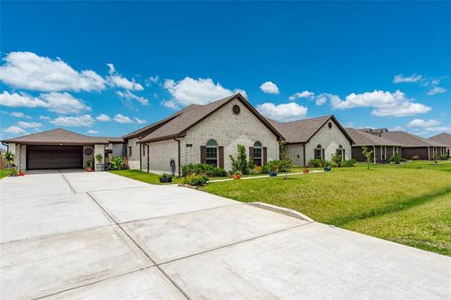 3314 Bastian Rd, Dickinson, TX, 77539-1980 | Card Image