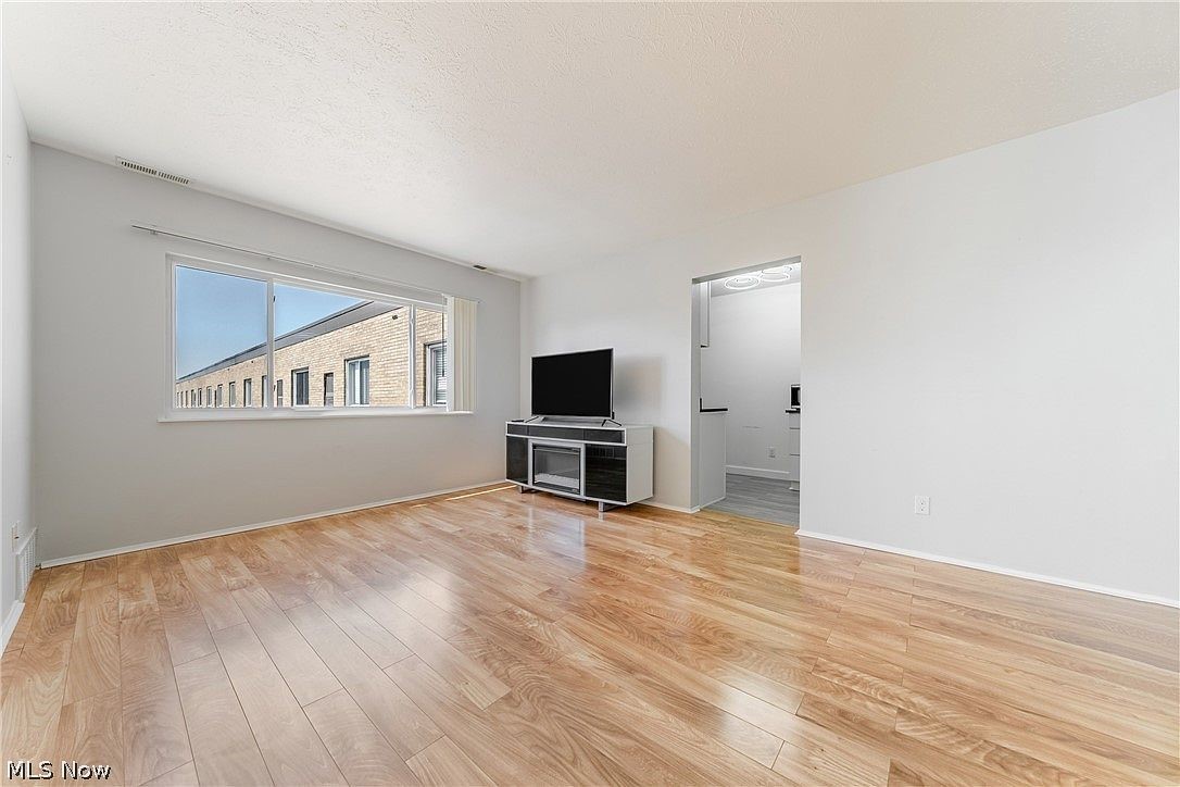 Residential Lease in North Olmsted 3
