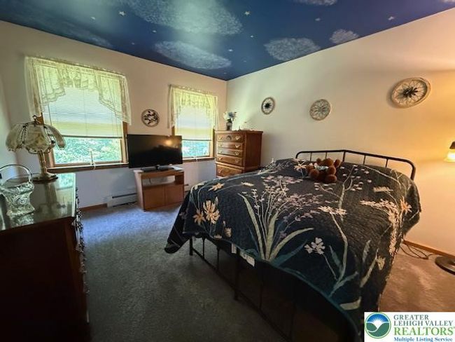 9155 N Loop Rd, House other with 5 bedrooms, 4 bathrooms and null parking in Slatington PA | Image 19