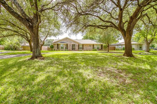 802 Shady Creek Drive, Cleburne, TX, 76033 | Card Image