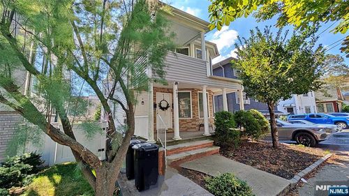 403 Undercliff Ave, Edgewater, NJ, 07020-1216 | Card Image