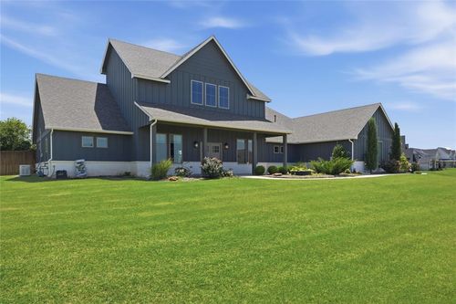 9921 Oakwood Drive, Edmond, OK, 73025 | Card Image