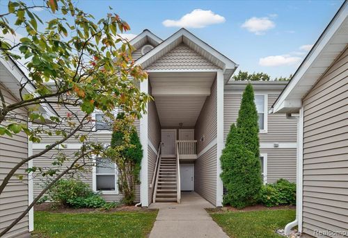 1421 Heatherwood Ln, Ann Arbor, MI, 48108-2784 | Card Image